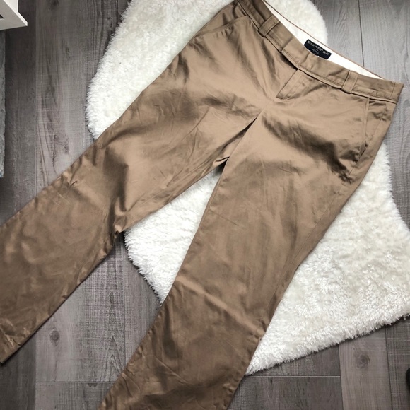 Banana Republic 6P Khaki Pants - Picture 2 of 6